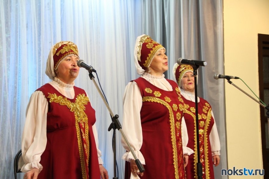 Вокальный ансамбль «Околица» устроил концерт