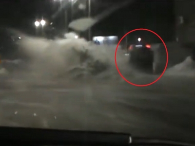 В Орске пьяный автомобилист удирал от полицейской погони и влетел в торговый павильон (Видео)