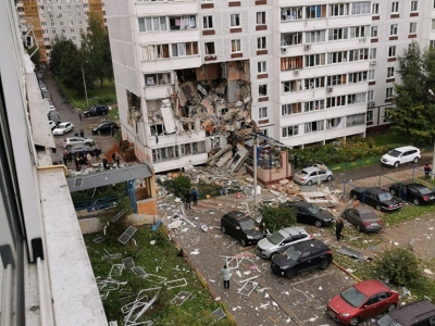 В жилом доме в Ногинске произошел взрыв газа, обрушились конструкции трех этажей. Есть погибшие (Фото и видео)