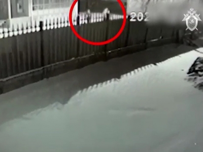 В Орске двое парней зарезали мужчину. Момент расправы зафиксировала камера видеонаблюдения (Видео)