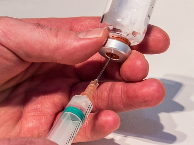 Гинцбург рассказал, сколько будет сохраняться иммунитет после «лайт-вакцины» от коронавируса
