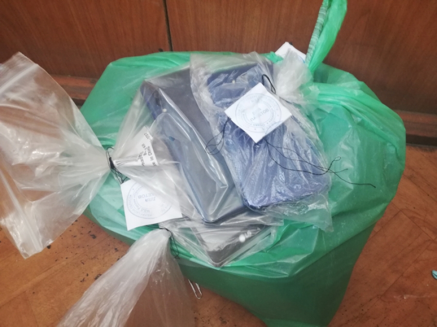 Криминальный Новотроицк: подростки украли сумку с деньгами и мобильными телефонами