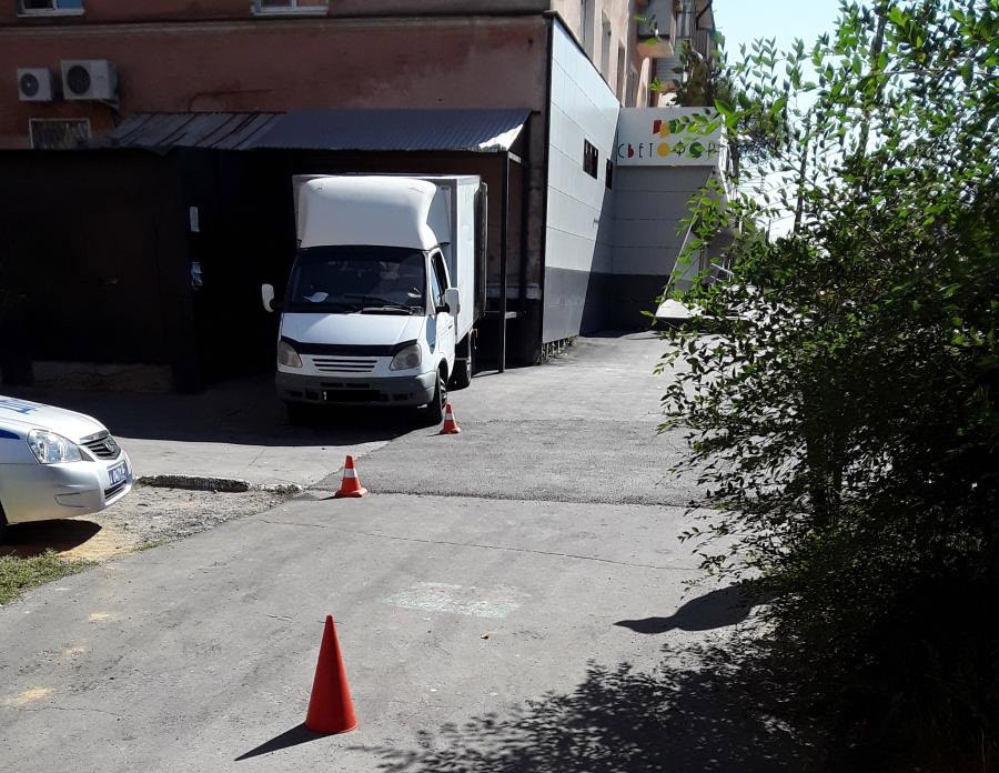 ДТП в Новотроицке: под колеса грузовой ГАЗели попал ребенок