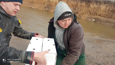 Спасатели доставили продукты в отрезанные паводком села Оренбуржья