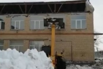 В одной из районных школ Оренбуржья рухнула крыша