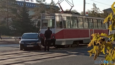В Новотроицке из-за аварии парализовано движение трамваев