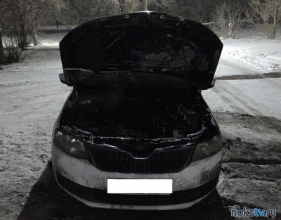 В Новотроицке загорелся автомобиль