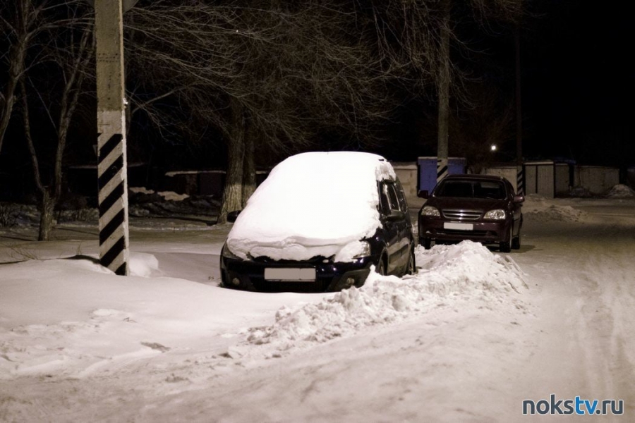Внимание! В Новотроицке продолжается уборка снега на дорогах