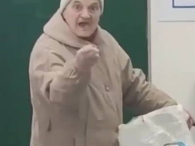 Разгневанная пенсионерка залила фекалиями весь офис «Газпром межрегионгаза» (Видео)