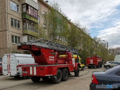Пожарные, полицейские и медики прибыли на Уральскую