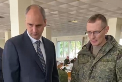 Губернатор Оренбуржья проверил размещение мобилизированных в Тоцкой артиллерийской бригаде (Видео)
