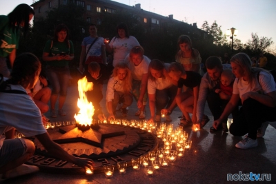Жители Новотроицка зажгли Свечи памяти