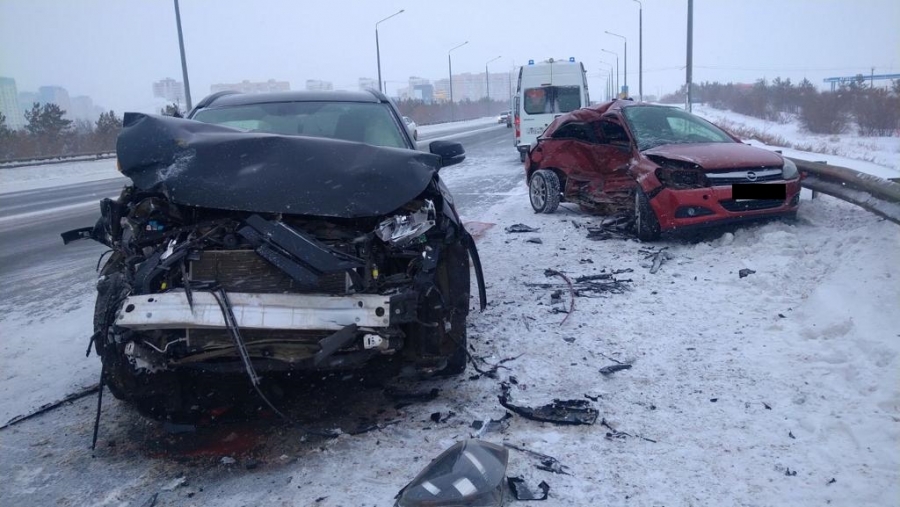 В Оренбурге столкнулись Opel и Toyota (Фото)