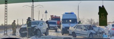 Два автомобиля попали в сокрушительную аварию на Заводской