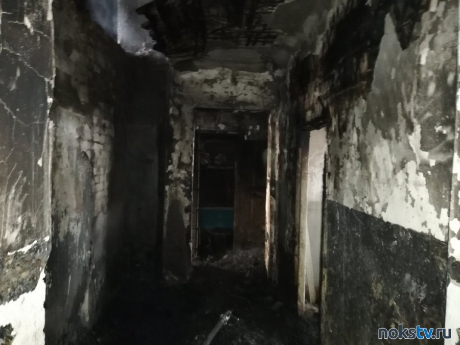 В одном из новотроицких поселков загорелась квартира