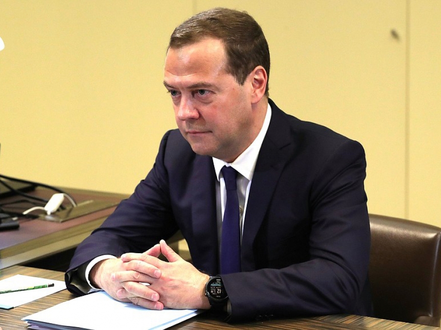 «Почувствуйте разницу»: Медведев напомнил о средней зарплате россиян в 2000 году