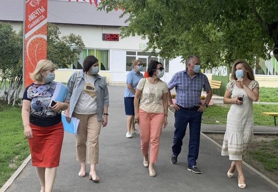 Министр здравоохранения Оренбуржья проверила детские лагеря в Орске