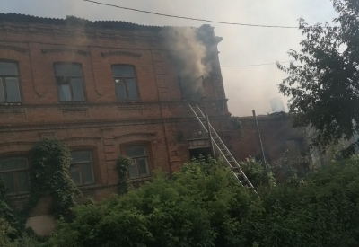 Крупный пожар произошел в центре Оренбурга. Есть пострадавшие