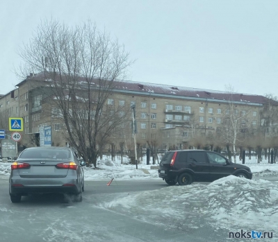 KIA и Ford Fusion не разъехались на перекрестке в Новотроицке