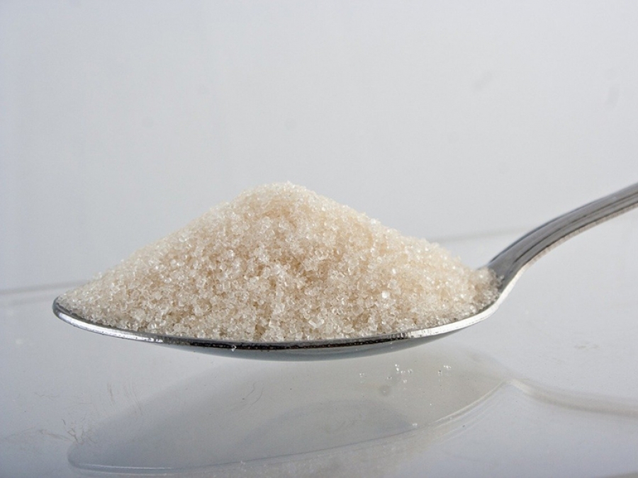 Мишустин выделил 9 млрд рублей производителям сахара и масла
