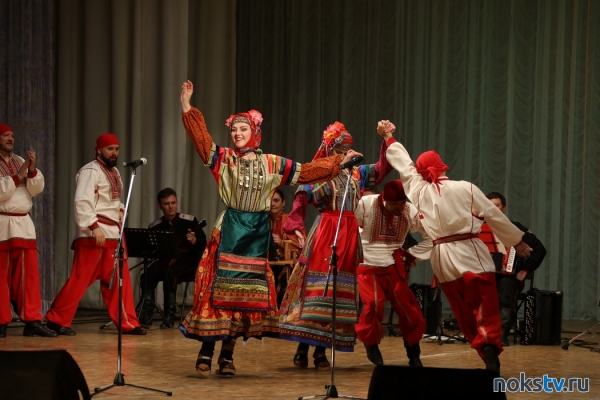 Казачий ансамбль «Криница» устроил концерт