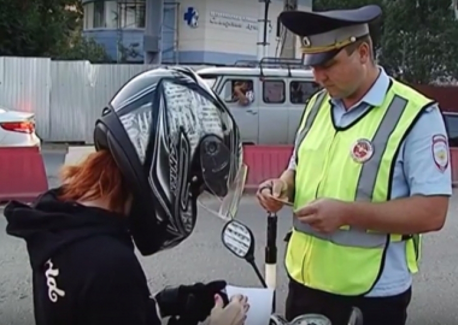 В Новотроицке полиция устроила охоту на водителей мопедов и велосипедистов