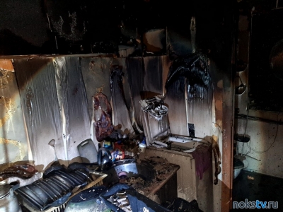 В Новотроицке подожгли дом: спасатели эвакуировали 14 человек