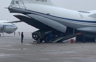 В Казахстан прилетели девять самолетов с российскими военными