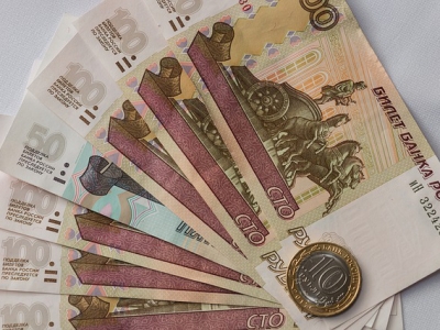 ЦБ анонсировал скорое появление новых банкнот в 100 рублей