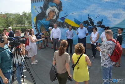 В Новотроицке состоялось открытие обновленной детской площадки на ул. М. Корецкой