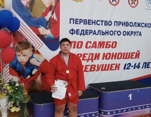 Новотройчанин стал призером на первенстве ПФО по самбо