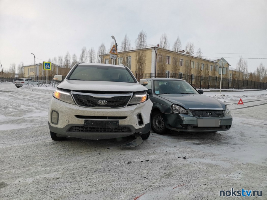 В Новотроицке возле городской больницы произошло ДТП