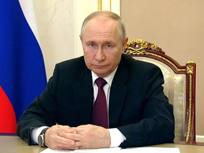 Путин продлил специальные экономические меры по ввозу и вывозу сырья