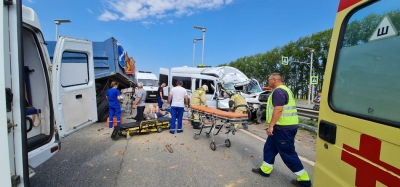 В Башкортостане на трассе рейсовый микроавтобус столкнулся с КамАЗом. Погибло пять человек
