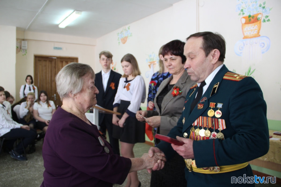 Торжественная церемония награждения ветеранов ВОВ состоялась в школе №13