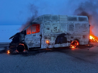 На трассе Оренбург — Соль-Илецк горел автомобиль Почты России