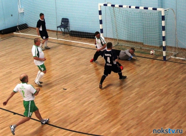 Новотройчане сыграли в мини-футбол в Оренбурге