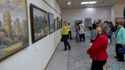 В городском музее состоялось открытие персональной выставки художника Александра Еремина «Цвет и образ»