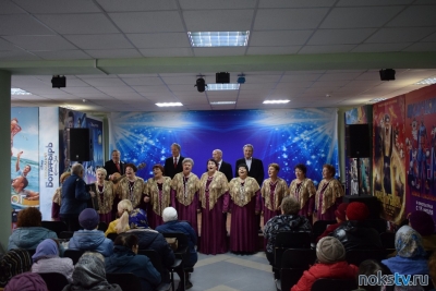 Хор ветеранов «Надежда» устроил осенний концерт