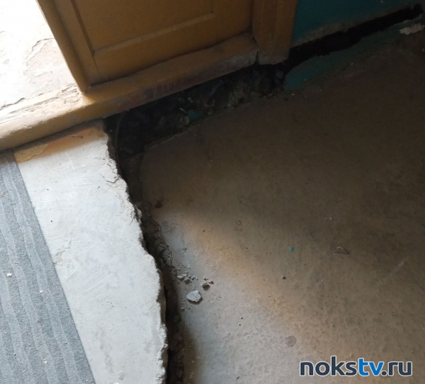 В доме по ул. улице Марии Корецкой провалилась плита