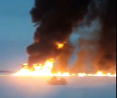 Утечка газа в ХМАО: на реке Обь произошел большой пожар (Видео)