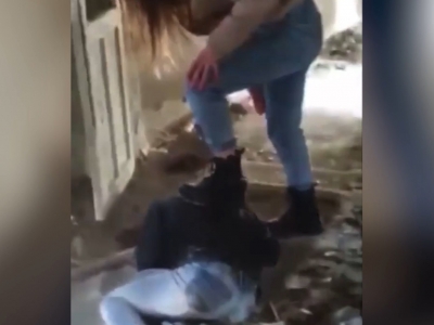 «Да прям убей её»: В Приморье подростки жестоко избили ногами стоящую на коленях девочку (Видео)