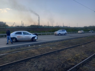 В Новотроицке иномарки попали в аварию на Заводской