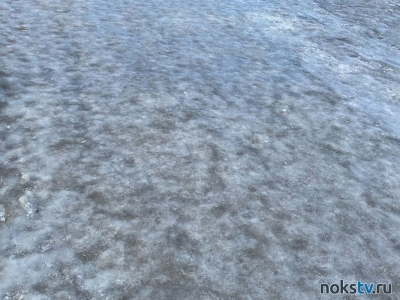 Новотройчане пожаловались на покрытую льдом дорогу