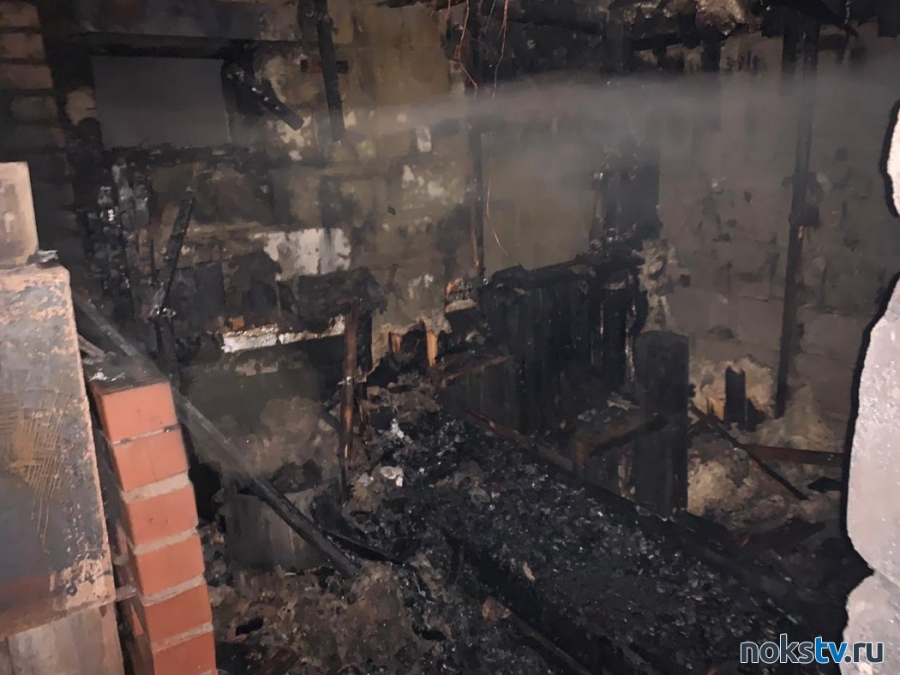 Новотроицкие огнеборцы тушили пожар в Хабарном
