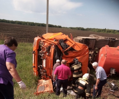 Водитель КАМАЗа попал в смертельную аварию на трассе «Бугуруслан — Кутлумбетьево»