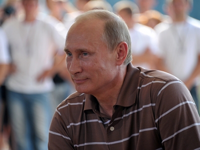 Путин считает, что многодетность должна стать в России нормой жизни
